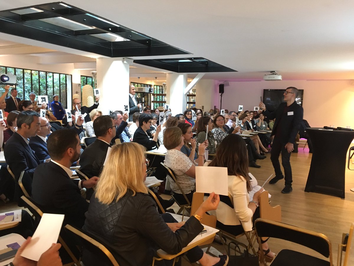 PerformanseFR's tweet photo. #Live : Quizz #neurosciences avec l'appli @plickers. @RiadhLebib #PerfDay https://t.co/XoeiQeM26i