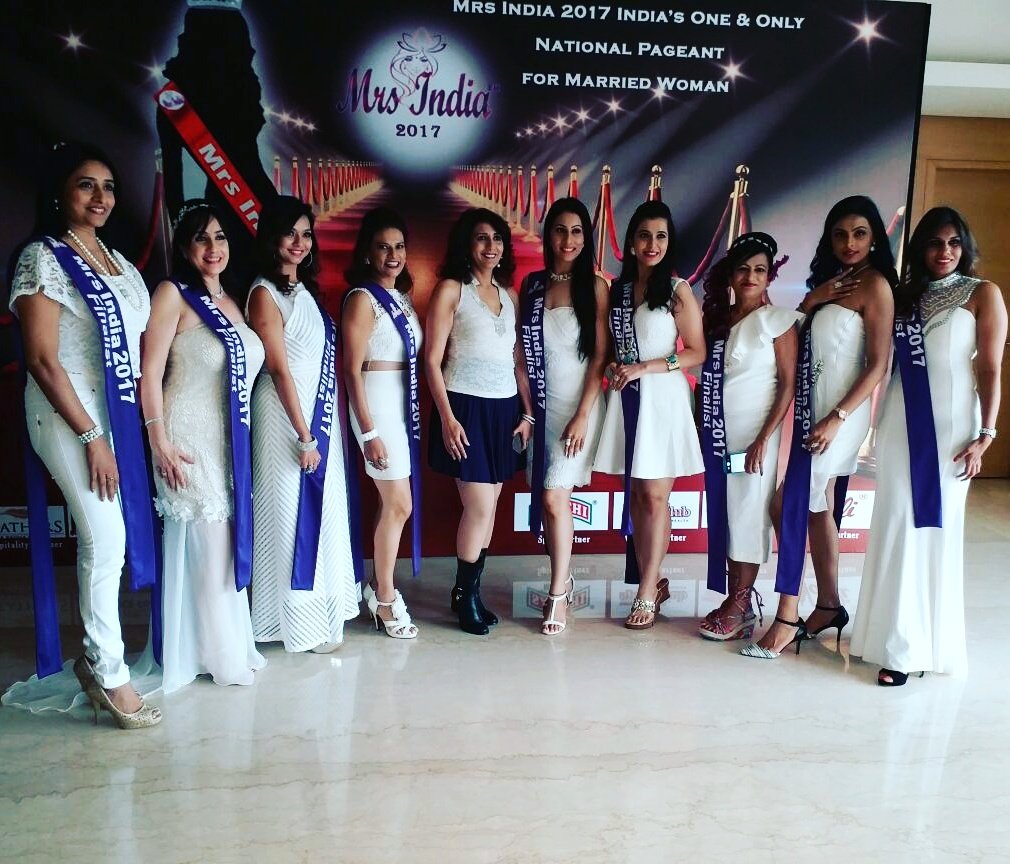 mrsikofficial's tweet photo. On the grand stage.
#mrsindia2017 #mrsindiafinale
#finalists2017 #mrsikofficial https://t.co/GB6QheRdET