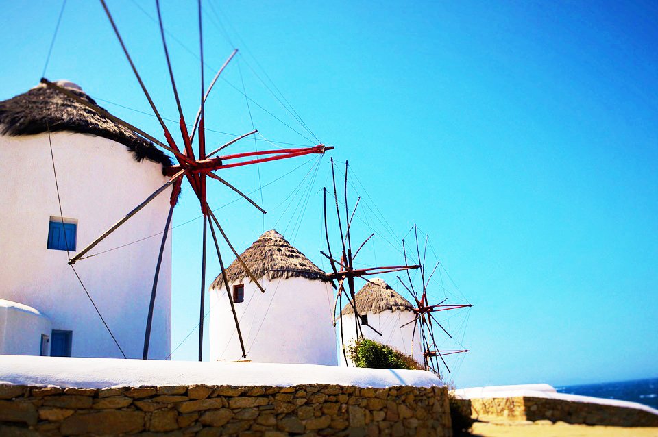 AirParos's tweet photo. Mykonos, Greece ☀️🔝
#airparos #greece #mykonos #windmill #famous #helicoptertour #privatejet #jetlife #island #europe #sky #photoftheday https://t.co/Sy8PBZifRd