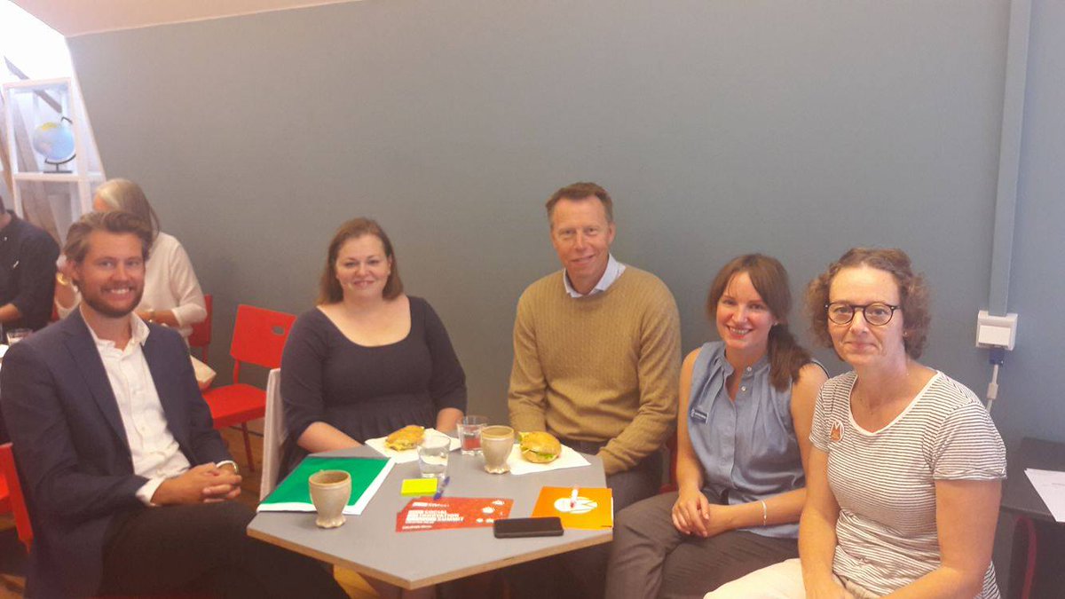MSISweden's tweet photo. “Varför ska alla labba?” handlar om co-labb @NetzAndreas @smodig @LouisaJohansson @ErikaA &amp; Klas Danerlöv @S_K_L #msialmedalen #almedalen https://t.co/om6EkrEQu5