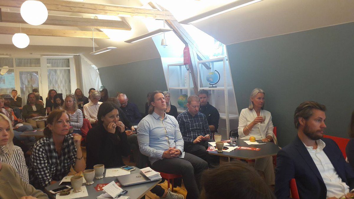 MSISweden's tweet photo. “Varför ska alla labba?” handlar om co-labb @NetzAndreas @smodig @LouisaJohansson @ErikaA &amp; Klas Danerlöv @S_K_L #msialmedalen #almedalen https://t.co/om6EkrEQu5