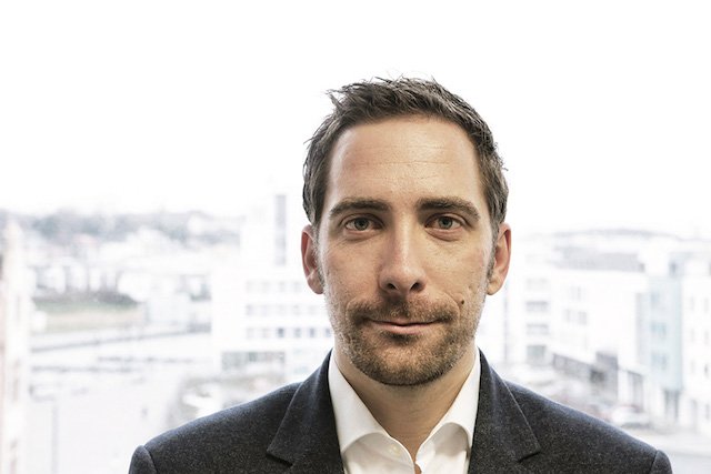 In the future, we will flirt in virtual rooms using VR-headsets and devices that simulate sex. bit.ly/2tkQADB #startups #VR #dating