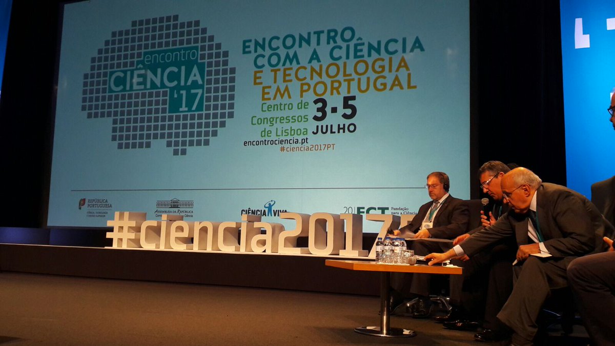 ukinportugal's tweet photo. FCO Chief Scientist @RobinWGrimes now speaking about #ScienceInDiplomacy at #ciencia2017pt. https://t.co/BHz6Zh9kxb