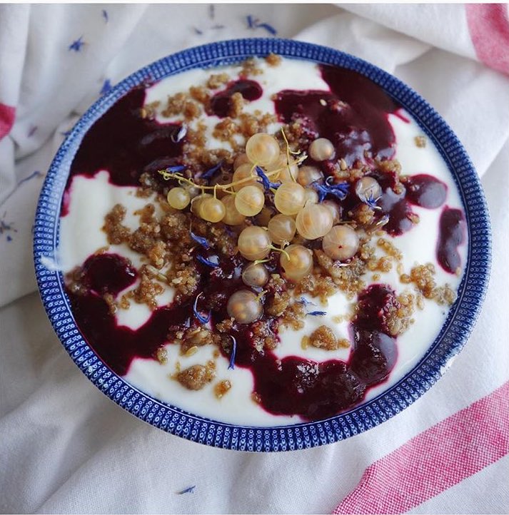 FigandBloom's tweet photo. Happy 4th July!🇺🇸Our chef Dorothy &amp; nutritionist Stephanie are US citizens. Celebrating with yogurt, berry coulis &amp; crumble for #breakfast https://t.co/fZ2YECjCsP