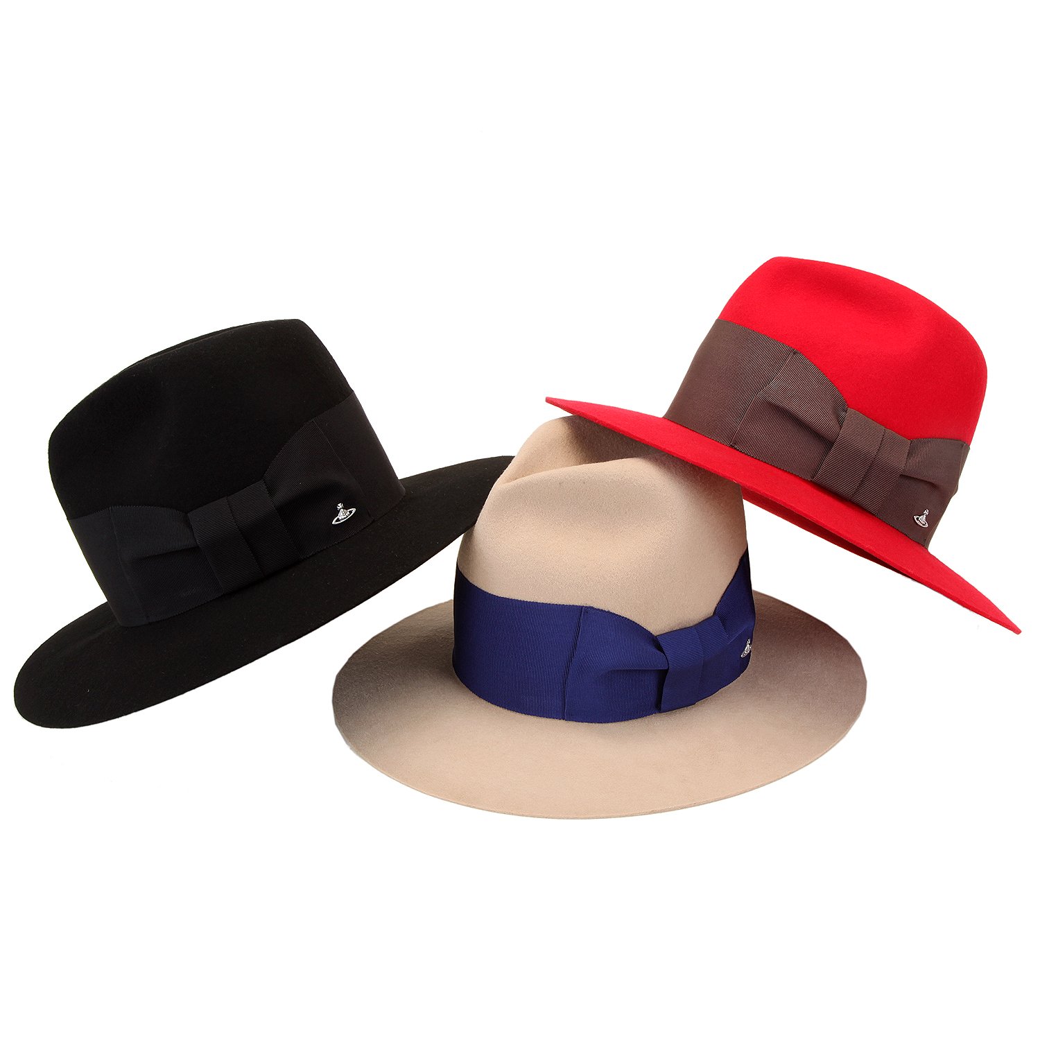 Vivienne Westwood 17秋冬 新作メンズ帽子のご紹介 高めのクラウンと太目のリボンが特徴的な ハイクラウン メンズハット は ベーシックな雰囲気でどんなスタイルにも合わせやすいアイテム Tシャツ スキニーのコーディネートに合わせるのがオススメ