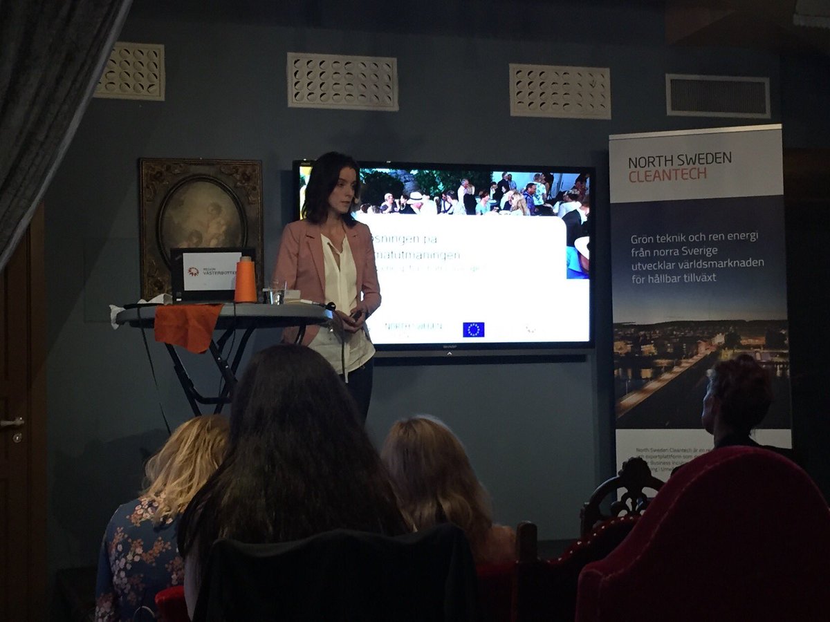 Skogsindustrin's tweet photo. "Allt som vi kan göra av olja kan vi göra BĂTTRE av skog." @JennieSderstrm1 vid RISE processum #vbtn #bioekonomi #almedalen https://t.co/ffLnOedk25