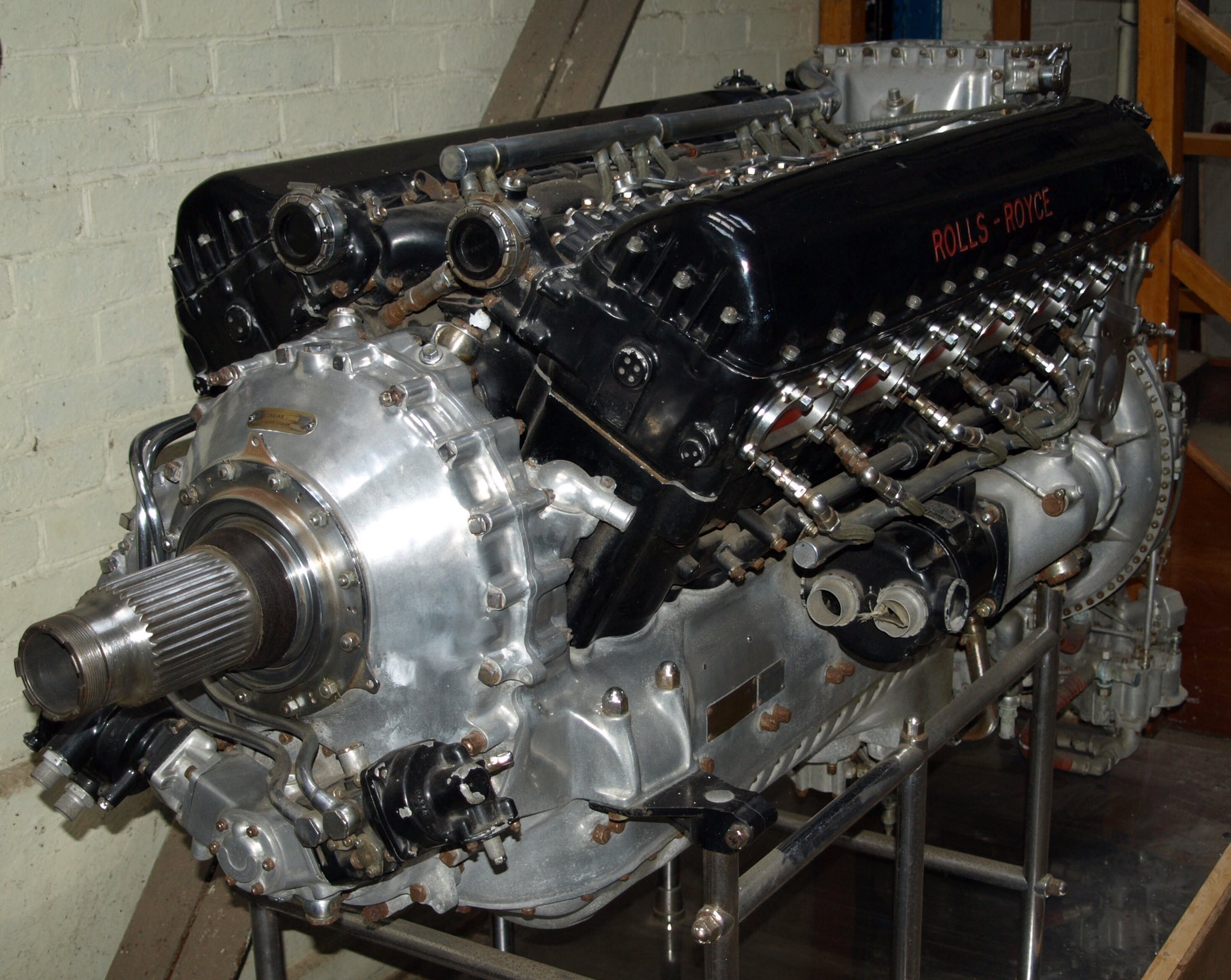 Spitfire Bot Rolls Royce Merlin ロールス ロイスが開発した液冷v型12気筒の航空機用 レシプロエンジン 幅広い航空機に搭載され 大戦の全期間を通じて改良されつつ運用され続けた航空機用レシプロエンジンの代表格である T Co 69asvwmqvn