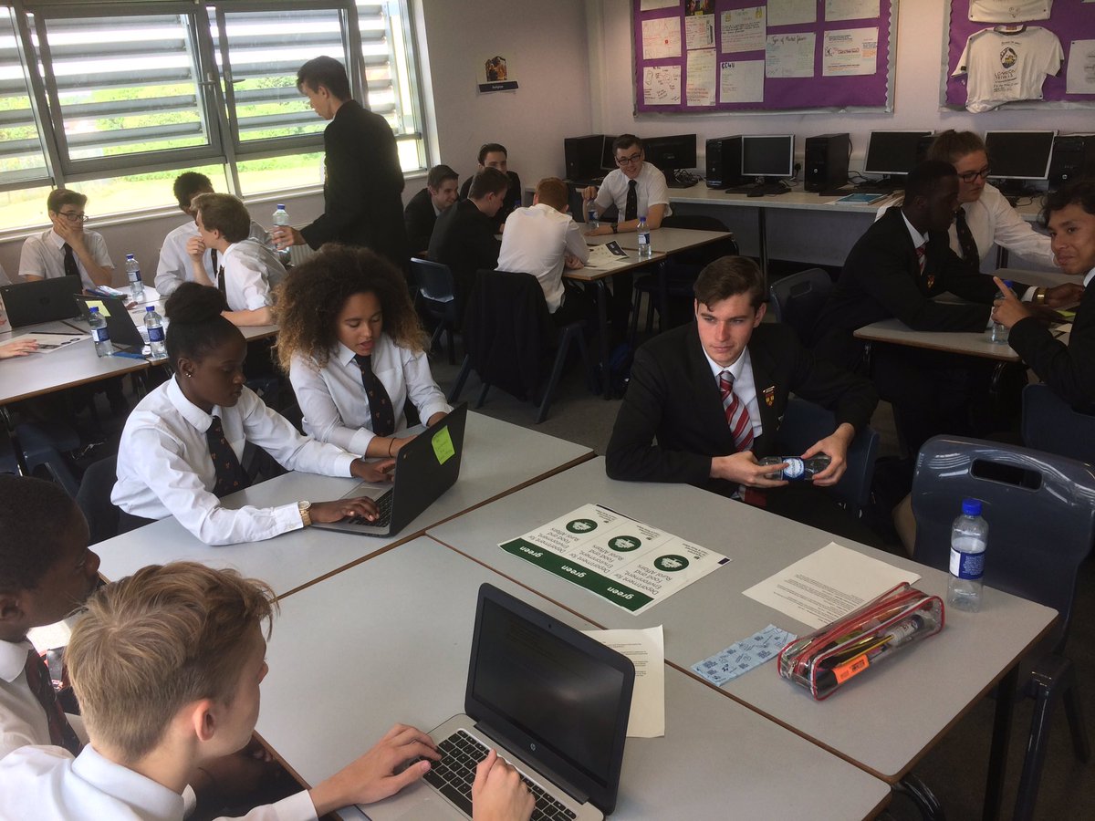 MDCupples's tweet photo. Pleased to be with great brains in Year 12 Campion School Essex trying out government comms as future career choice @UKgovcomms https://t.co/ui1w0avS5x