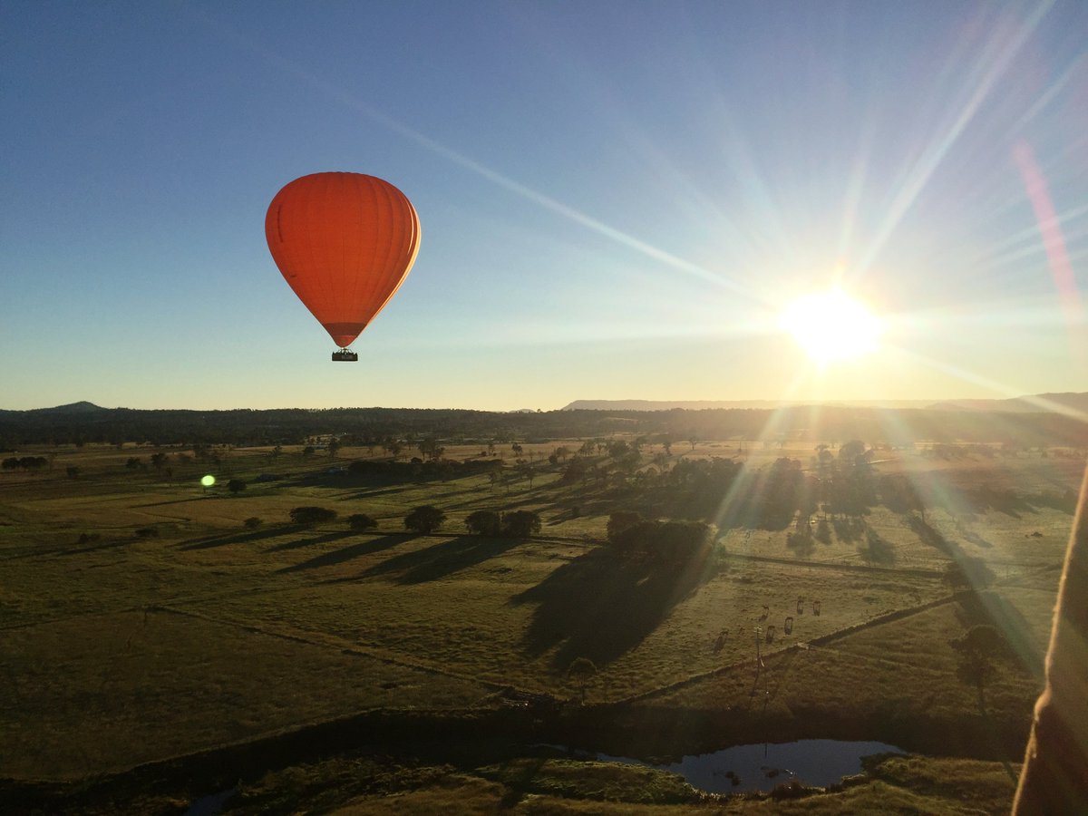 roxannebamboat's tweet photo. A beautiful experience with @hotairgoldcoast https://t.co/remqSCScvk @Queensland #thisisqueensland #thetinytaster https://t.co/UmPKb4wSQP