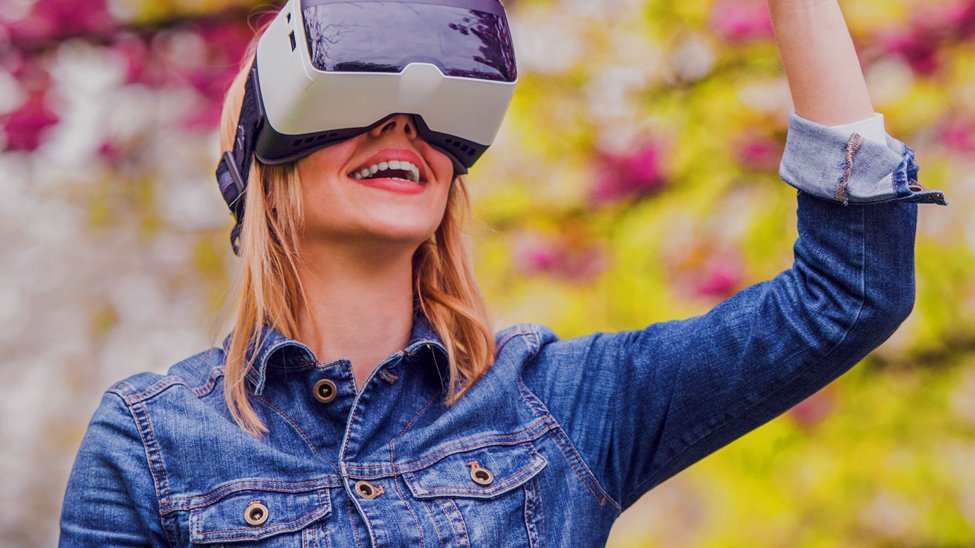 VRStatus tweet media