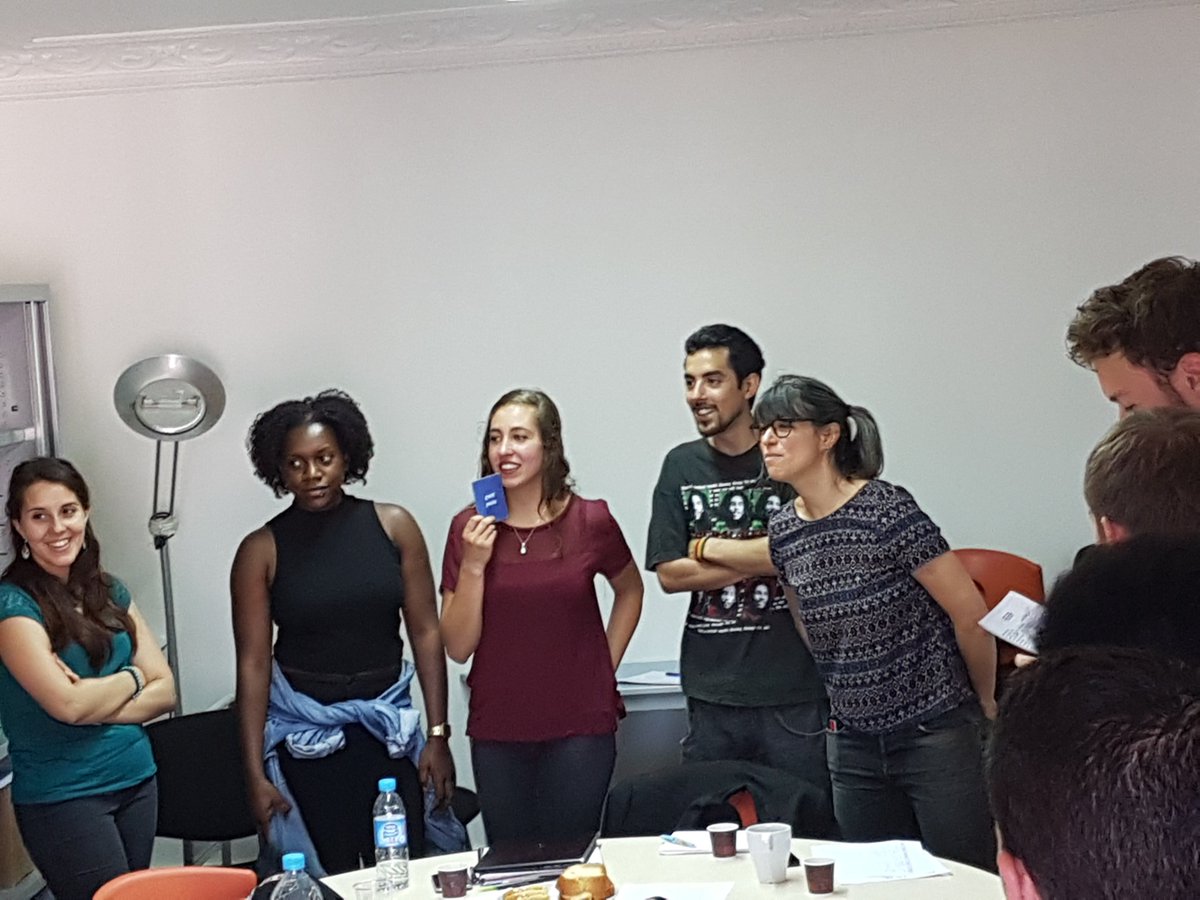 Com_IBS's tweet photo. Les jeunes et professionnels de Missions Locales réfléchissent ensemble Jeu #AccesAuDroit animé par @Com_IBS  @Antoinedulin  @jmblanquer https://t.co/GDeZmj26Kk