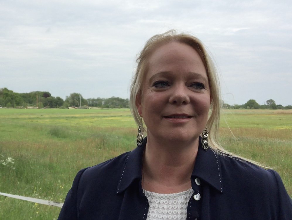 Filmpje met Hester Maij gedeputeerde #Overijssel en Klaas de Lange van bioboerderij #Weerribben Zuivel over het PAS goo.gl/HK25Ev