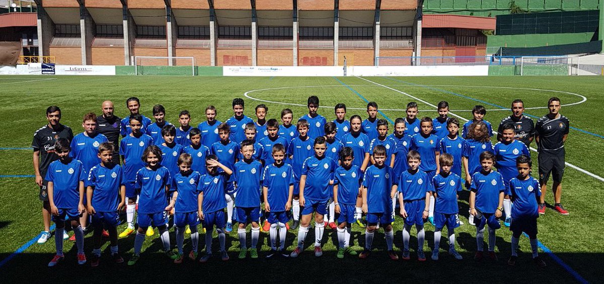 📸😍 Fotografía de familia de los participantes en el Campus de Verano de Béjar #EscuelaRVCF