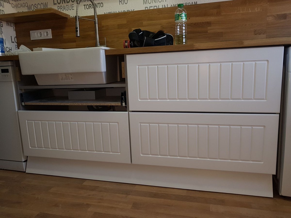 TuCarperson's tweet photo. Cosas que pegan: Madera y lacado blanco ¿No os parece? #decoracion #trabajo #work #diseño #deco #redecorate #madera #wood https://t.co/LZRLJ3QJxu