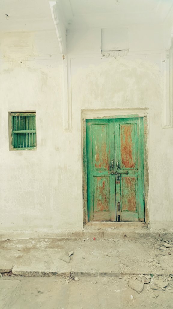allthingssofeez's tweet photo. Kyun ki har ghar kuch kehta hai...
#Pushkar #traveldiaries https://t.co/FRaTWQPE5S