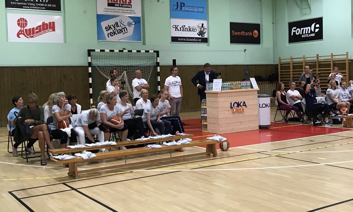 Då skall #WorldWideLadies snart dra igång basketrräningen med #LokaHeroes Härligt!
#Almedalen #HåkansonUnited