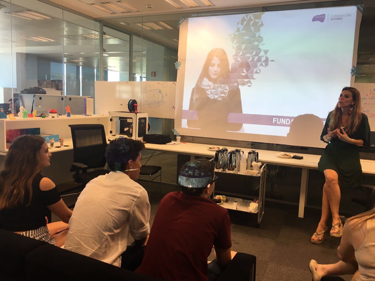 CLOQQ_'s tweet photo. ¡Ya estamos con los componentes de Colmusic y @fundacioneveris! Tenemos muchas ganas de contarles y de que nos cuenten más de su proyecto😃 https://t.co/UuQ3jTFvHA