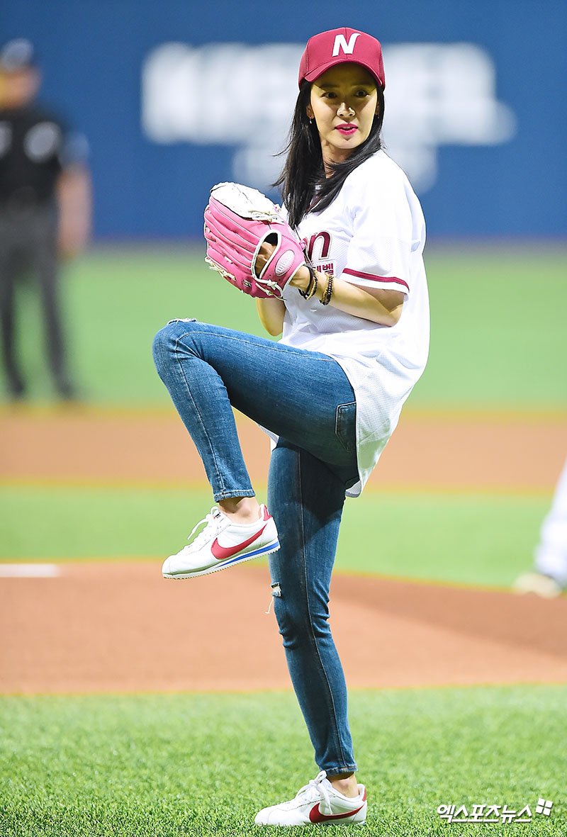 Behind home runs, pitching, Nexen evens Korean Series - The Korea Herald, image size:800x1181