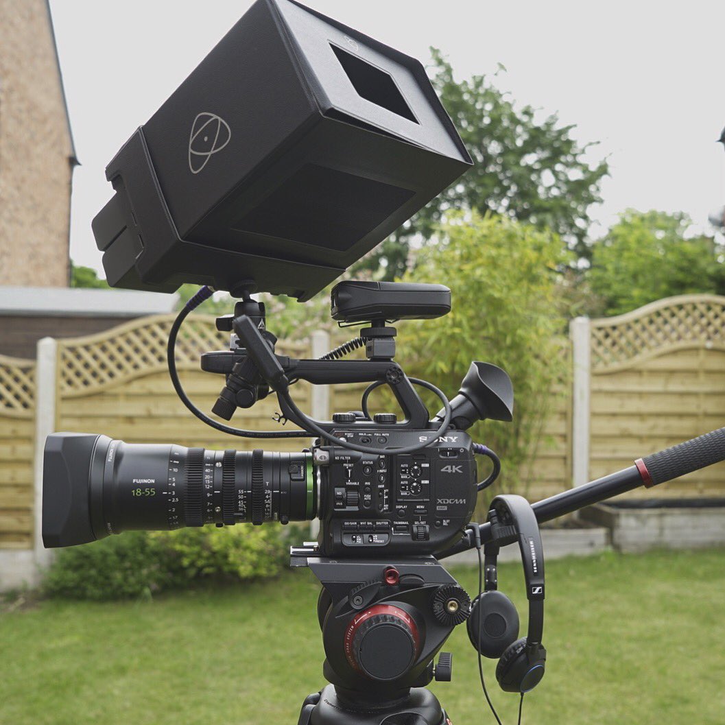 RhodaPond's tweet photo. Loving new the combo! @sonyproeurope #fs5 @Atomos_News #inferno @rodemics #videolink @FujifilmEU #18-55 🎥🎬🤙🏻🔥 https://t.co/LE76StLjKD