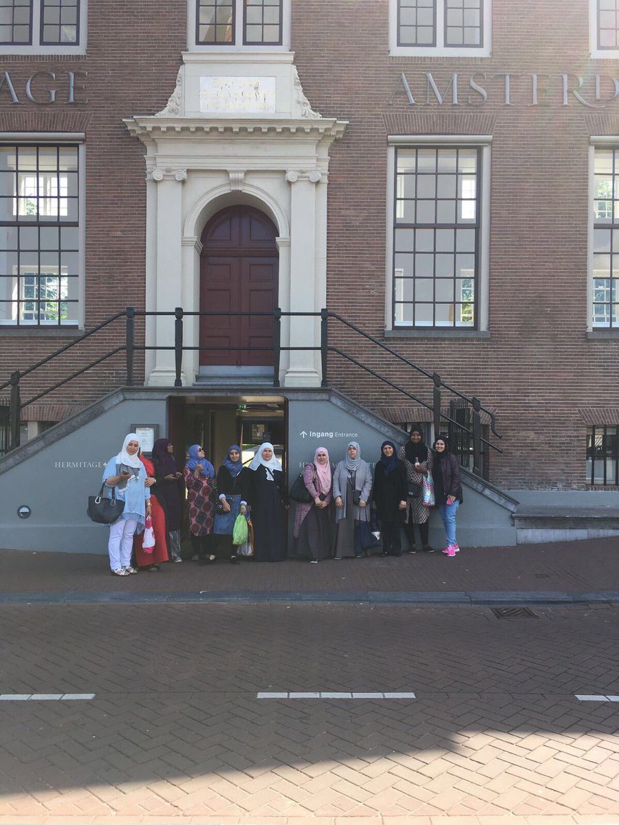 IKCHetTalent's tweet photo. Onze #verteltas #ouders zijn een dagje op pad als dank voor al hun inspanningen dit schooljaar. Naar @dehermitage! https://t.co/a6FhRq2Vxh