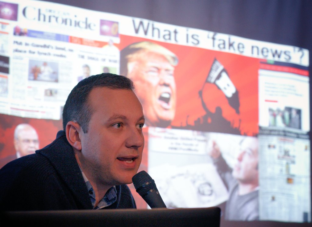 mikesalzwedel's tweet photo. How can we get better at recognising & fighting #fakenews? @AdriaanBasson @AdvOppenheimer @verashni @KrouxKut @thandismith #thinkfest #naf17 https://t.co/2poG5fN6dI
