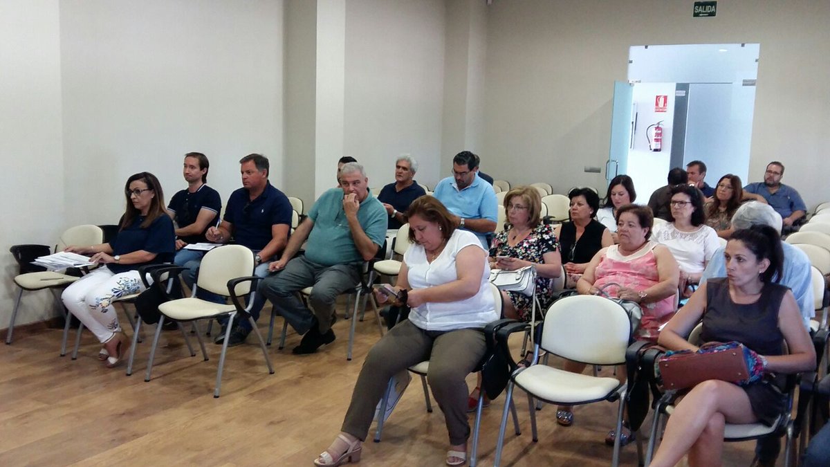 aderconcondado's tweet photo. Estamos en la Asamblea General de #ADERCON tratando importantes asuntos para nuestra comarca. #DesarrolloRural #Huelva https://t.co/MkTGspEa5p