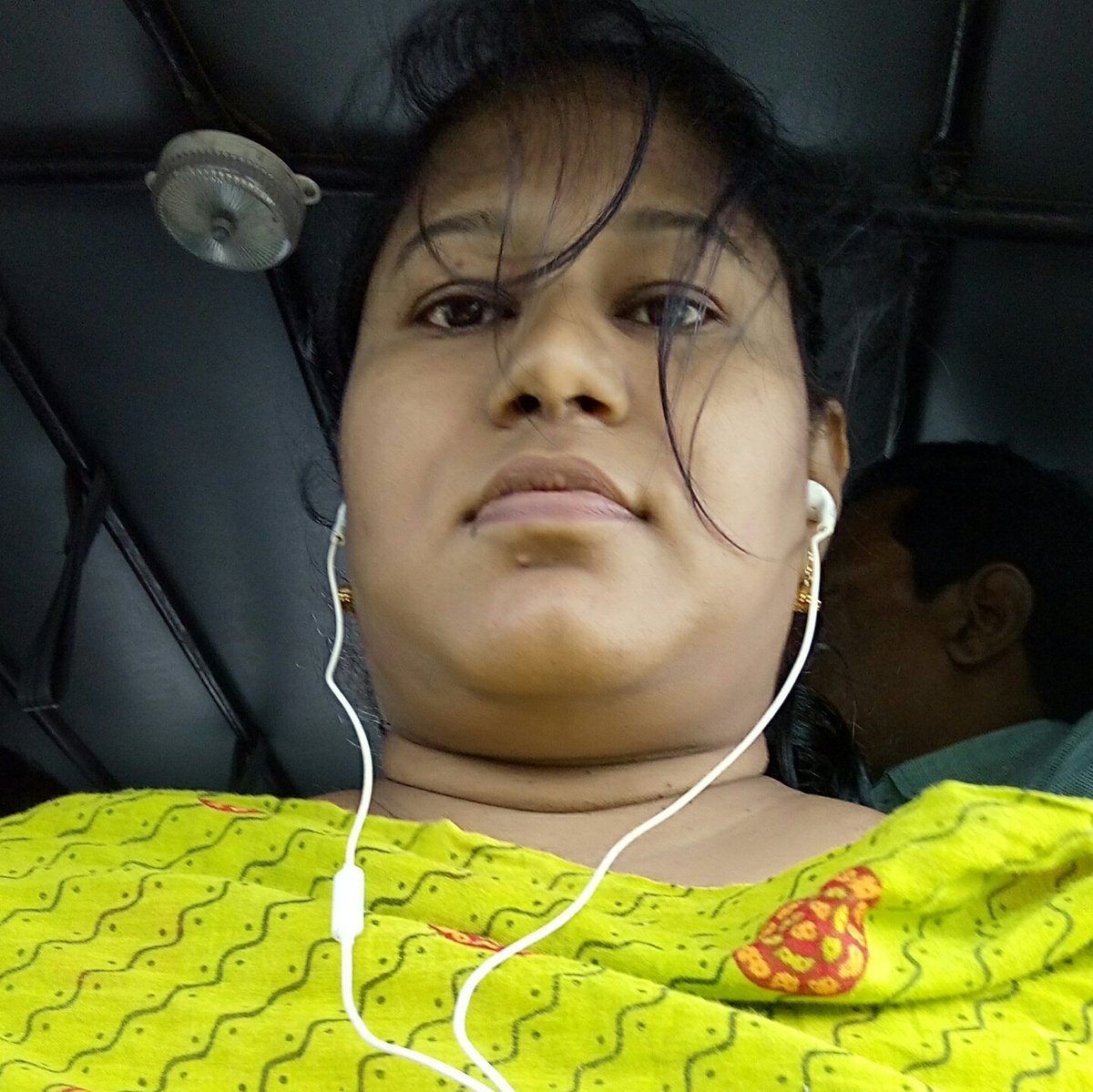 surekhavanguri's tweet photo. #NewProfilePic https://t.co/NRaIuqBBB4