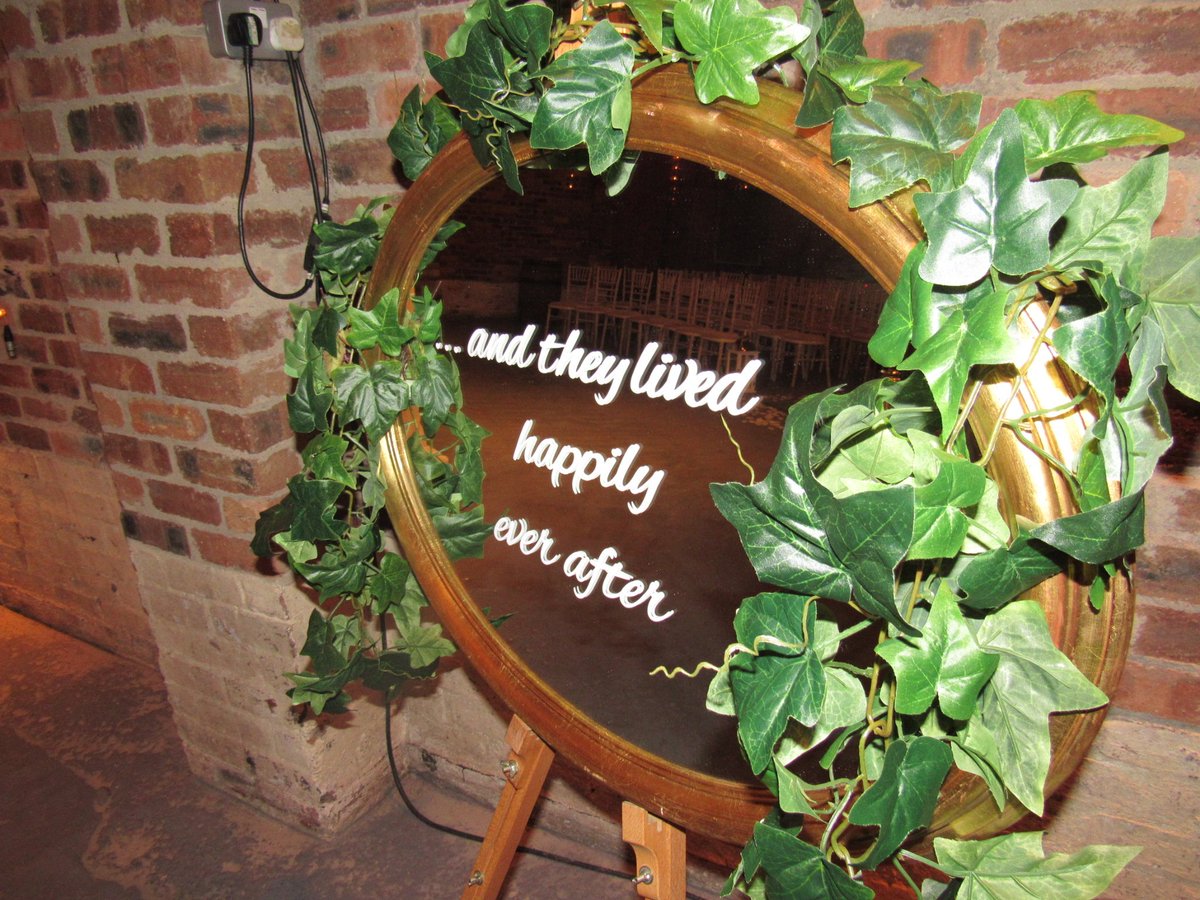 FiddleStick18's tweet image. Fiddle-Stick are playing at two gigs this weekend. Looking forward to it!
#fiddlesticktrio #fiddlestickquartet #weddingmusic