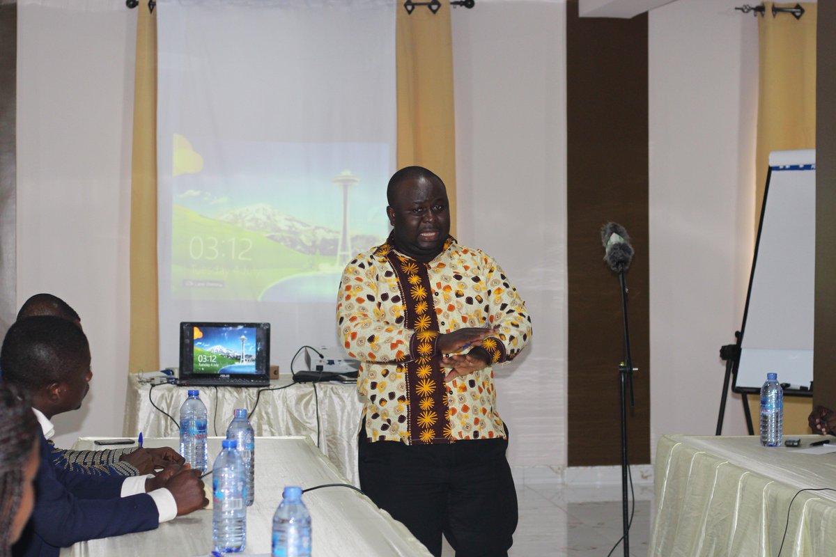 cmghana's tweet photo. Archibald from @arhrghana takes participants through #PrimaryHealthCare and the role of #Journalists @kobengkyereh @londonna99 @AbrampaGh https://t.co/bAwdN8dRrs