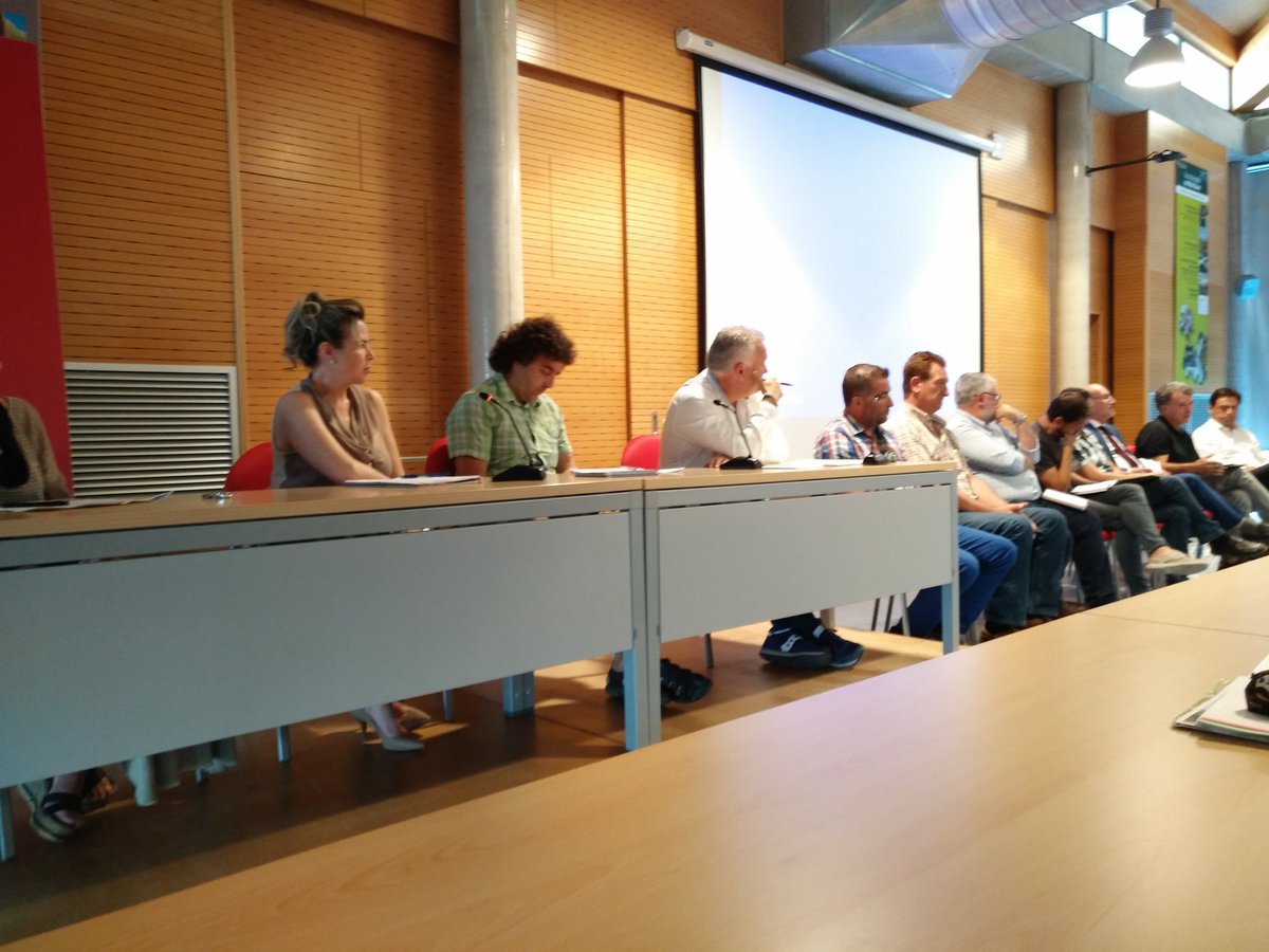 Gran taula rodona  situació #olis Cat: productors administració comercialitzadors sindicats entitats analitzant reptes sector <a href="/ruralcat/">Ruralcat</a>