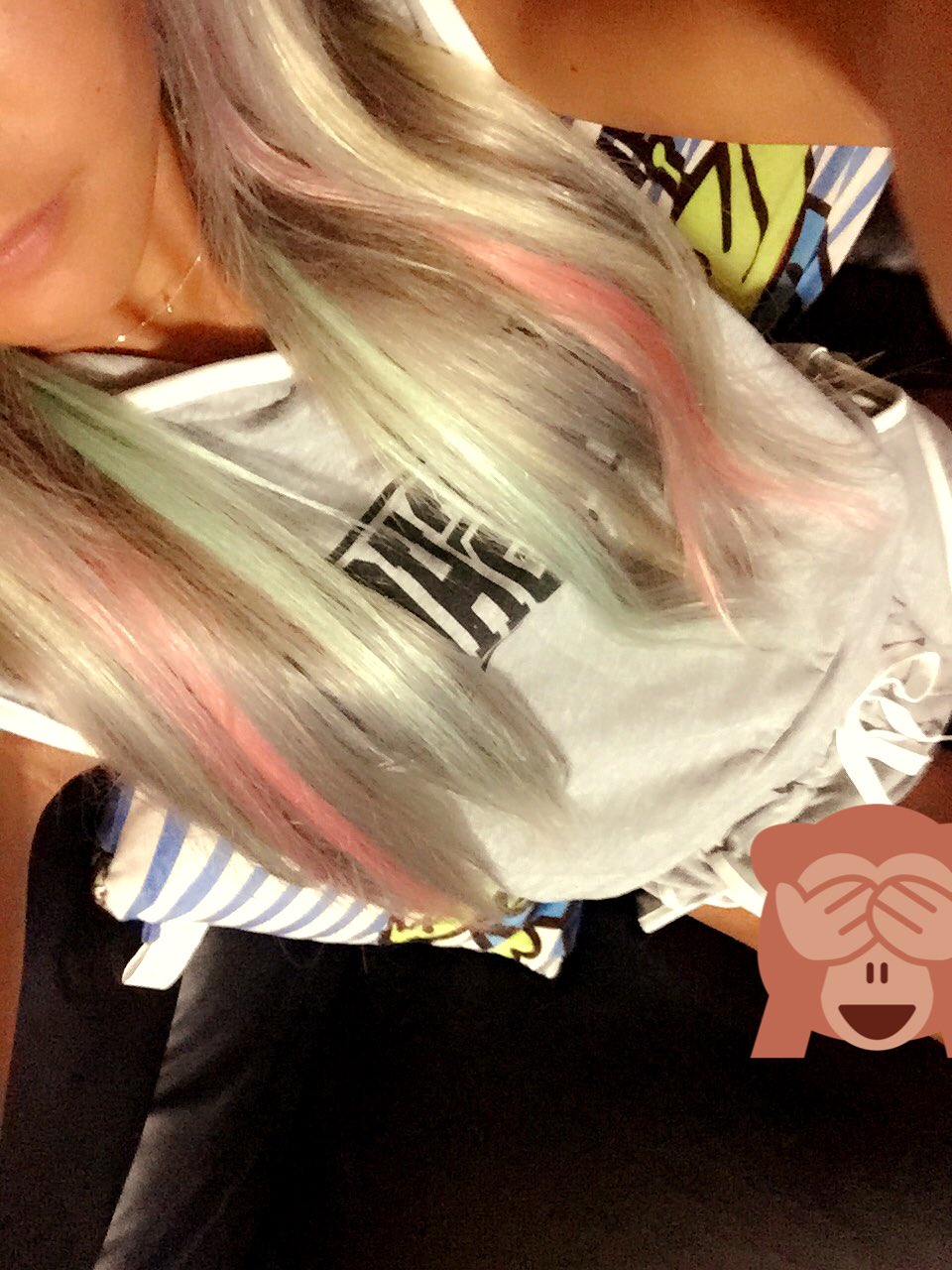 Nagisa New Hear 昨日カラー今日エクステで美容院 澪奈ちゃん付き添い有難う エクは高崎ラファ 久々に行けた シルバーに水色 ピンク 白 ってもう夏すぎて可愛いやばい からの急遽店休になって
