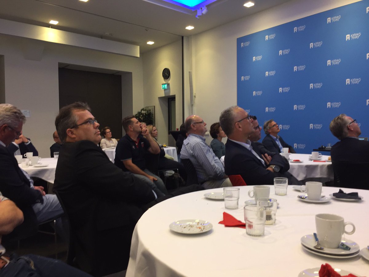 #BouwendNederland afdeling Limburg in Nieuwspoort. Aandacht voor lezing over de verbouwing 2e Kamer.