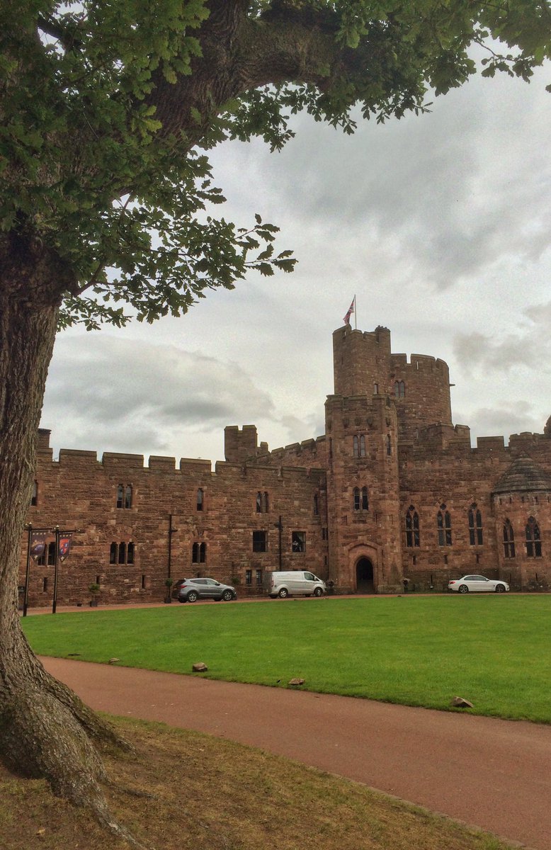 How's this for a photo backdrop❤️
Today's #wedding venue #peckfortoncastle looking as stunning as always. <a href="/Peck1/">Peckforton Castle</a>