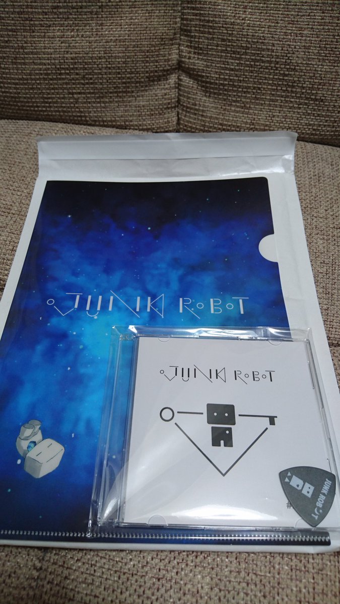 oyajei's tweet image. 発売から数日遅れて注文したのですが届きました！
#封筒の封がされてなかったのはご愛嬌  
#junkrobot