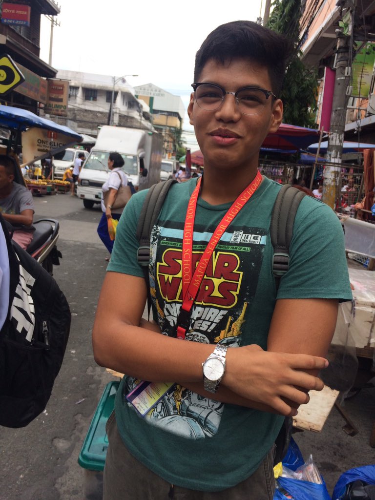 idkalecs's tweet photo. Paalala sa mga bago kong kamag-aral, hanggang tingin lamang po, No touch. 😘 https://t.co/PcySFzkbYh