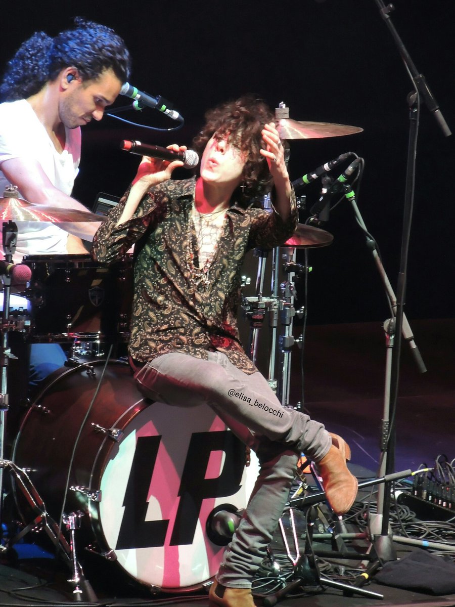 Elisa_Belocchi's tweet photo. @iamlp 
@LPITAOFFICIAL 
@AlicePannone 
@imbackforlp https://t.co/Nts7W01jii