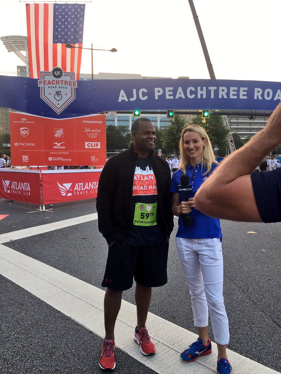 A great start to the morning. Today I will run the @ajcppr for the last time as your Mayor. Thank you for 8 amazing years, Atlanta. #LetsGo!