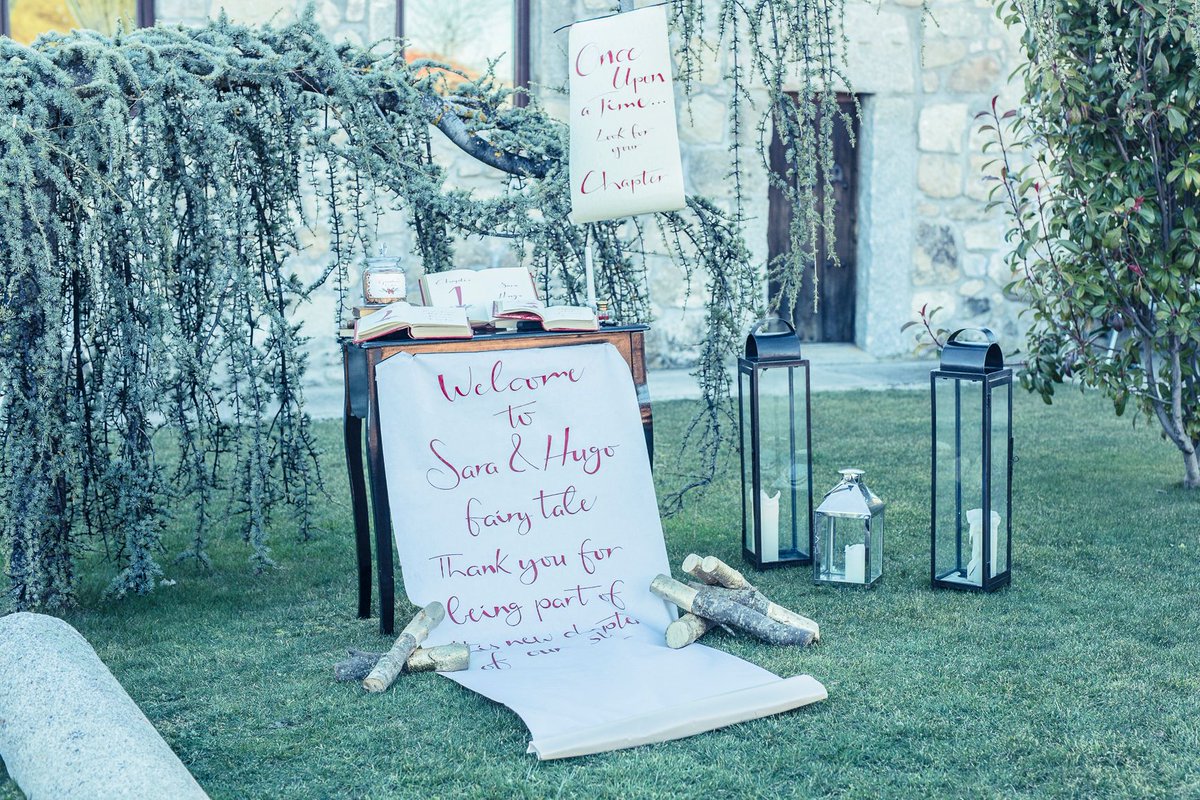 ¿Qué mejor sitio para poner a tus invitados que en los capítulos de vuestra historia de amor? <a href="/estudioenlaza/">estudioenlaza.com</a> , <a href="/LPPrometida/">LPP</a>, Dream Adapt