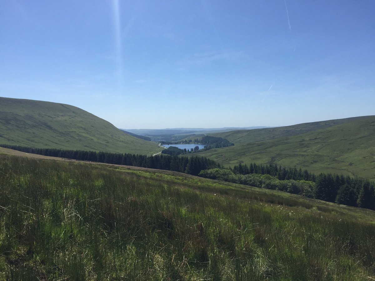 RobPerry2012's tweet photo. View from the descent on PenYFan https://t.co/ODbxpQC0GI