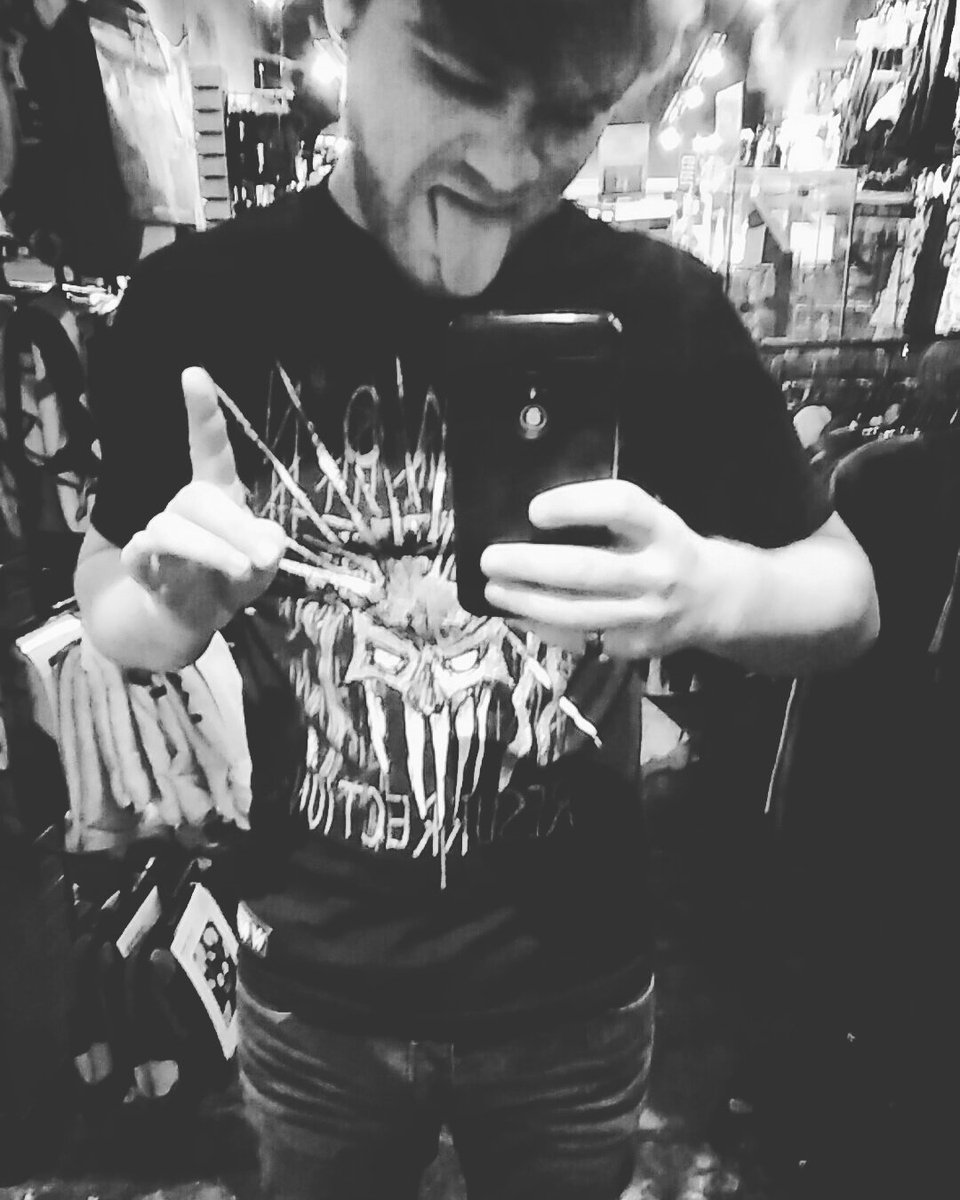AFASexton's tweet photo. @FinnBalor gear! #BalorClub #HotTopic #WWE https://t.co/BnvPtQPCic