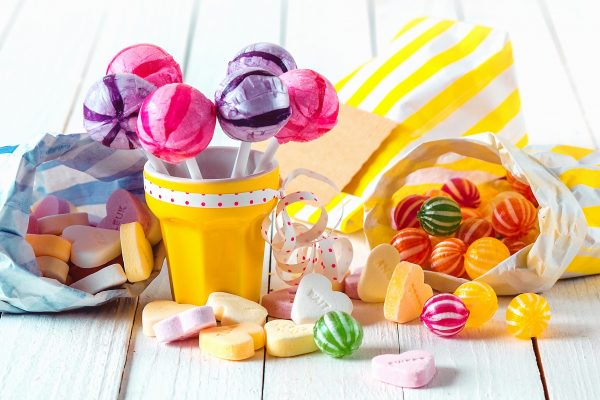 More than 34000 children 9&under have had tooth extractions in the last 2 years. Should sugary foods carry #healthwarnings ?