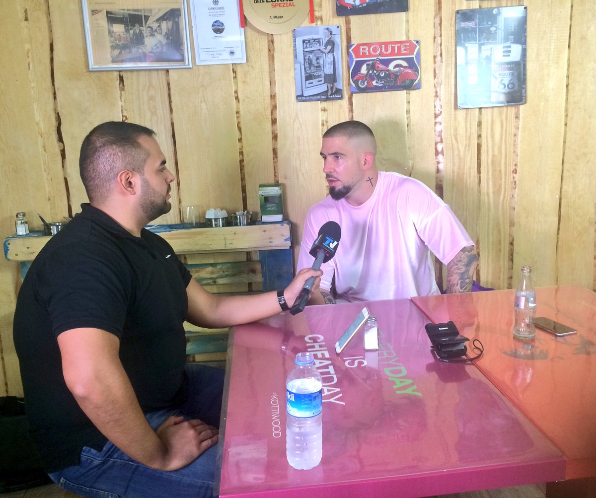 Silla_Support's tweet photo. JETZT! Das große @SILLAofficial Realtalk-Interview mit Davud abchecken: https://t.co/bs74qXsKIn 

#blockchef #monsterbox2 https://t.co/jOBde713cg