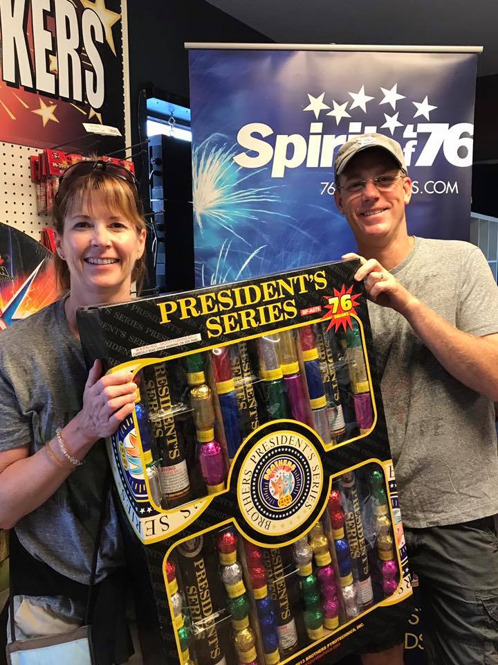 SO76ee's tweet image. Algunos ganadores de nuestra #RuletaDeLaFortuna. Visítanos HOY, ingresa tu correo electrónico y siempre ganas! #76fireworks #ColumbiaMO #MO