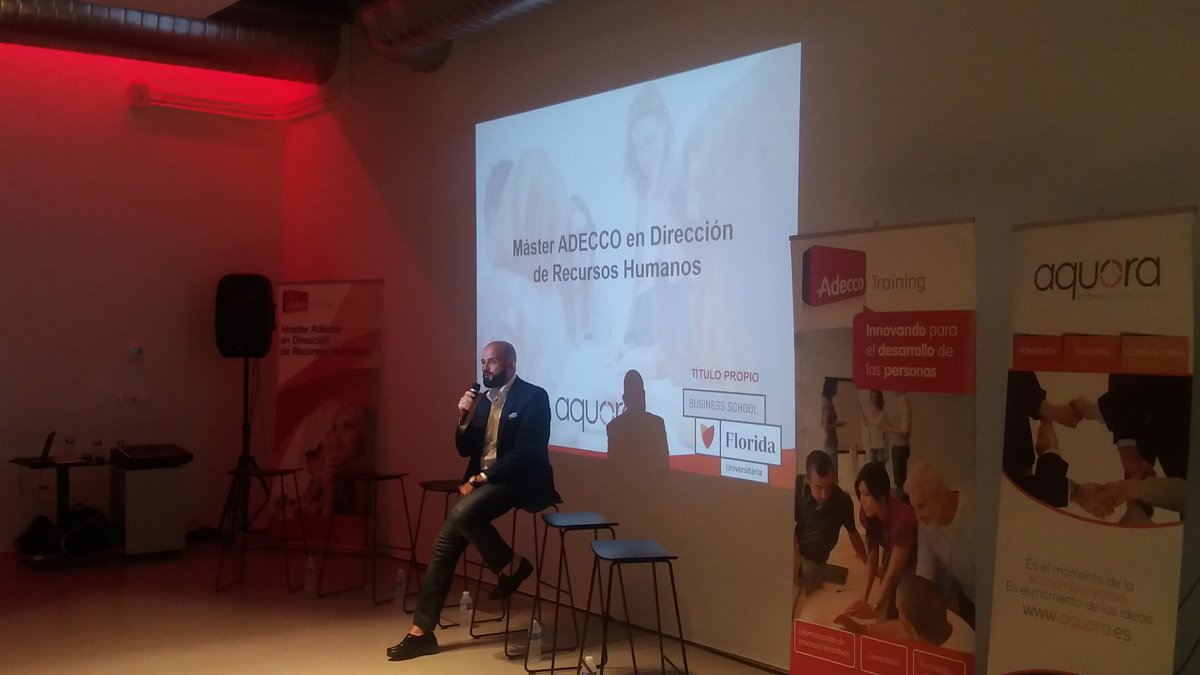 CristinaSuch's tweet photo. @VictorTatay iniciando la presentación de la 4°edición del #masterAdeccoRRHH https://t.co/UyJ9UlifrY