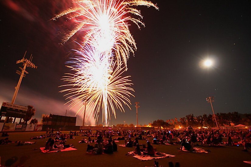 CityofPS's tweet photo. Happy 4th of July! 🇺🇸Join @CityofPS for a free fireworks💥💥show at #PalmSpringsStadium. Admission begins at 8 p.m. Fireworks start at 9:15! https://t.co/6UxQUN047P