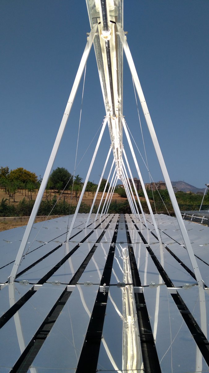 eu_smartgems's tweet photo. The innovative Fresnel generation system, providing thermal and electric power to regions with high solar radiation -https://t.co/yUkbWuLRz5 https://t.co/7gKy4WrhCX