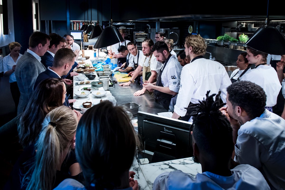 Een luxe probleem.. Het blijft druk bij RIJKS®! Kom jij dit top team versterken?
Laat het ons weten > info@rijksrestaurant.nl #vacature