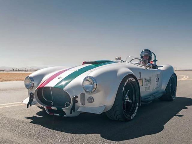 carbuffco's tweet photo. This Is The Fastest Street-Legal #ShelbyCobra In The World https://t.co/jAfjZLjxHU https://t.co/7OX1c026uX