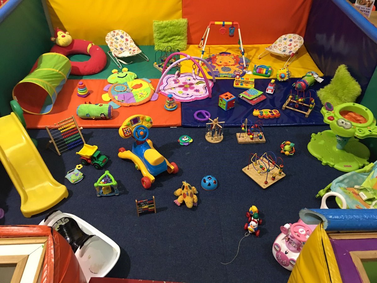 BamboozlesAW's tweet photo. #NorthEastHour Our #HomeCorner is proving really popular with the #children! It's out during the week, in term time on #ToddlerSessions! https://t.co/tU1NB7FAZq