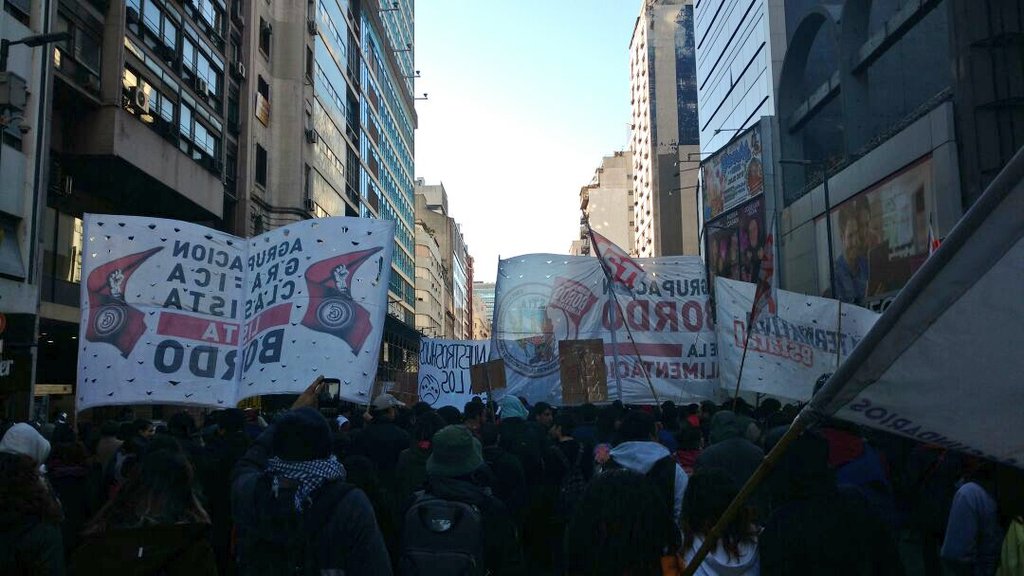 Empleados Pepsico Marchan desde Obelisco  a Alem 600 Min de Trabajo, donde fueron convocados. Informa <a href="/valeriafgl/">Valeria Fgl</a>